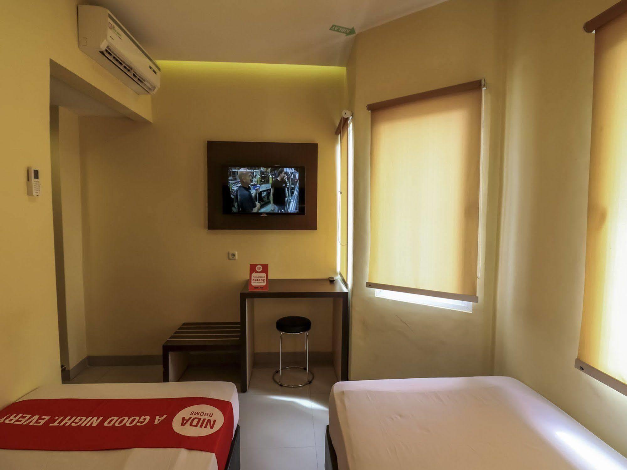 Nida Rooms Makassar Town Square Buitenkant foto