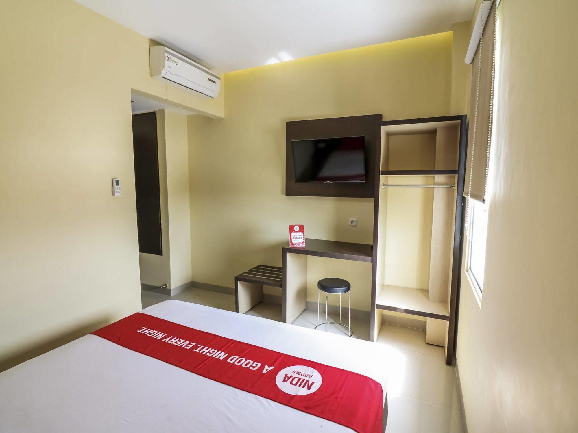 Nida Rooms Makassar Town Square Buitenkant foto