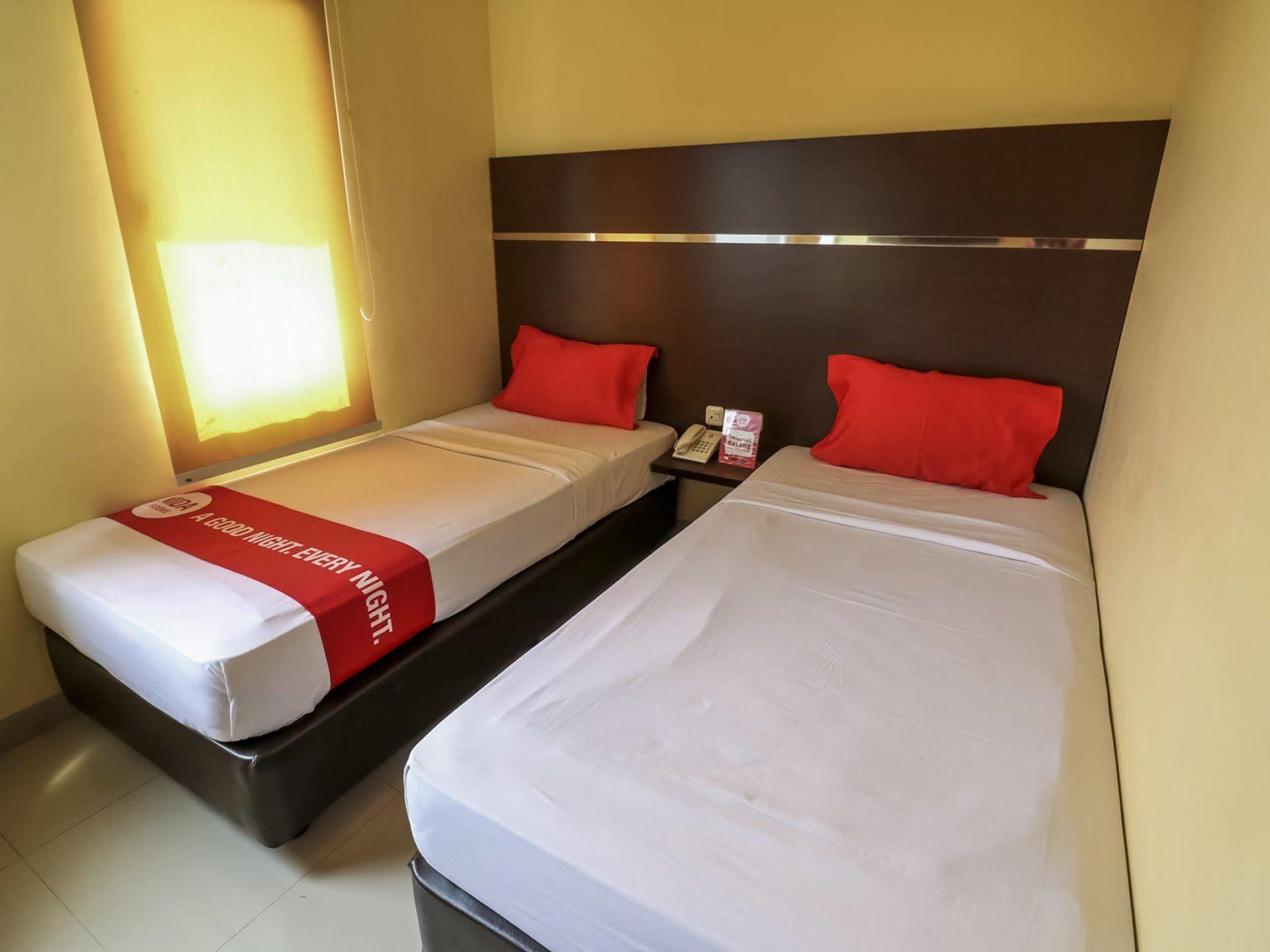 Nida Rooms Makassar Town Square Buitenkant foto