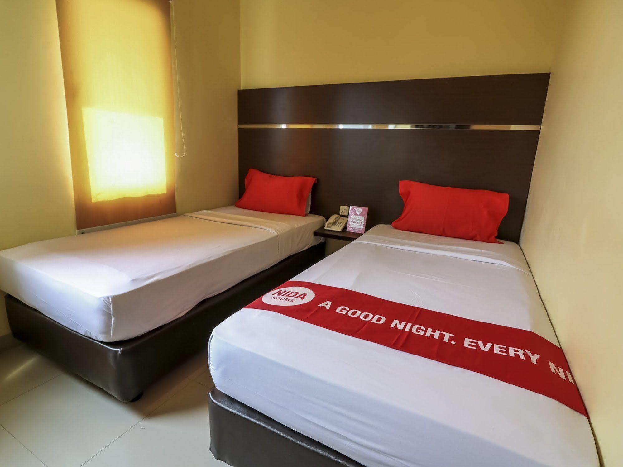 Nida Rooms Makassar Town Square Buitenkant foto