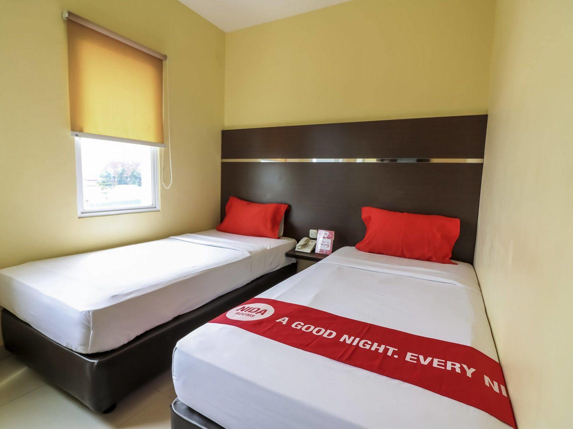 Nida Rooms Makassar Town Square Buitenkant foto