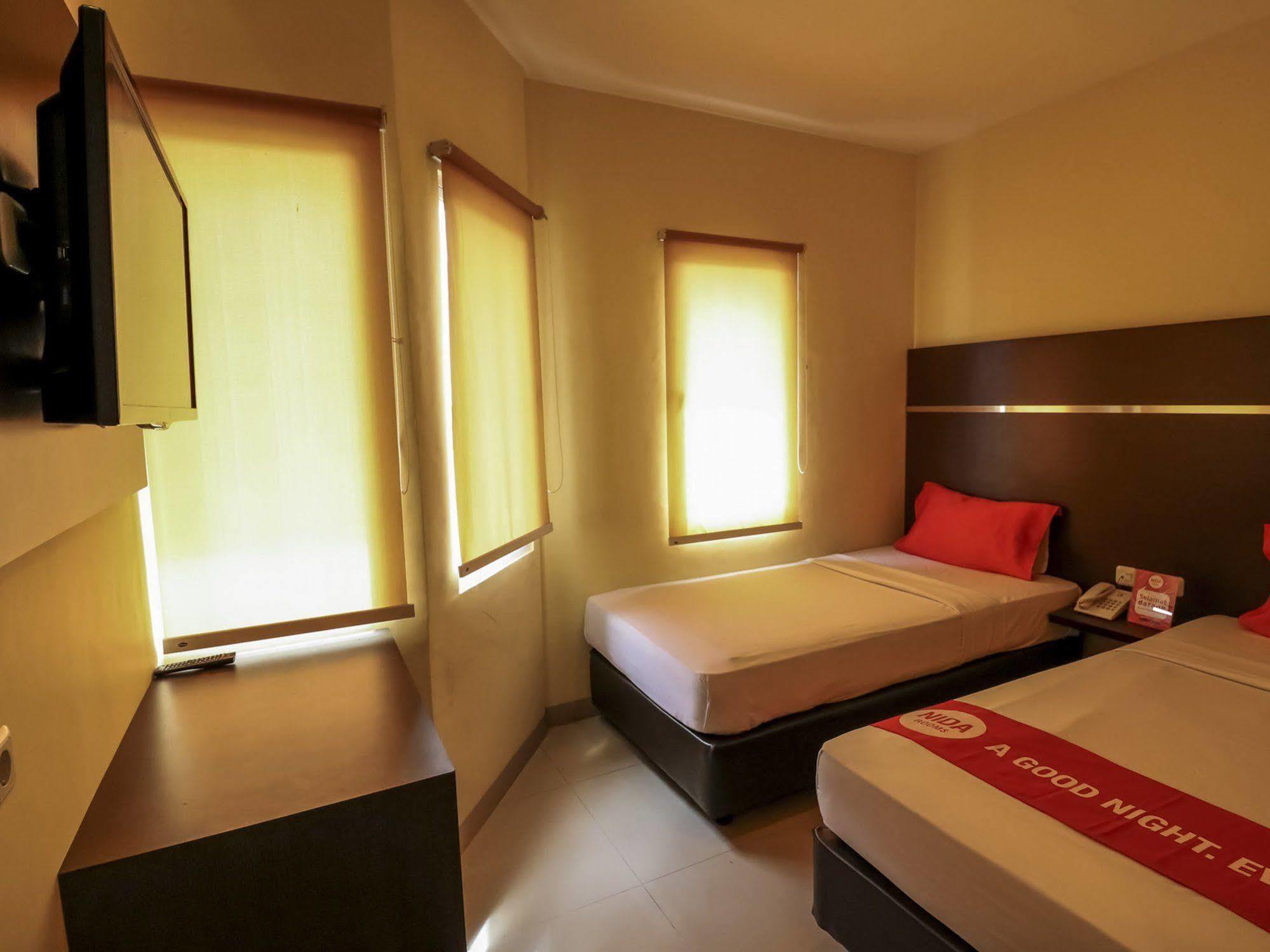 Nida Rooms Makassar Town Square Buitenkant foto