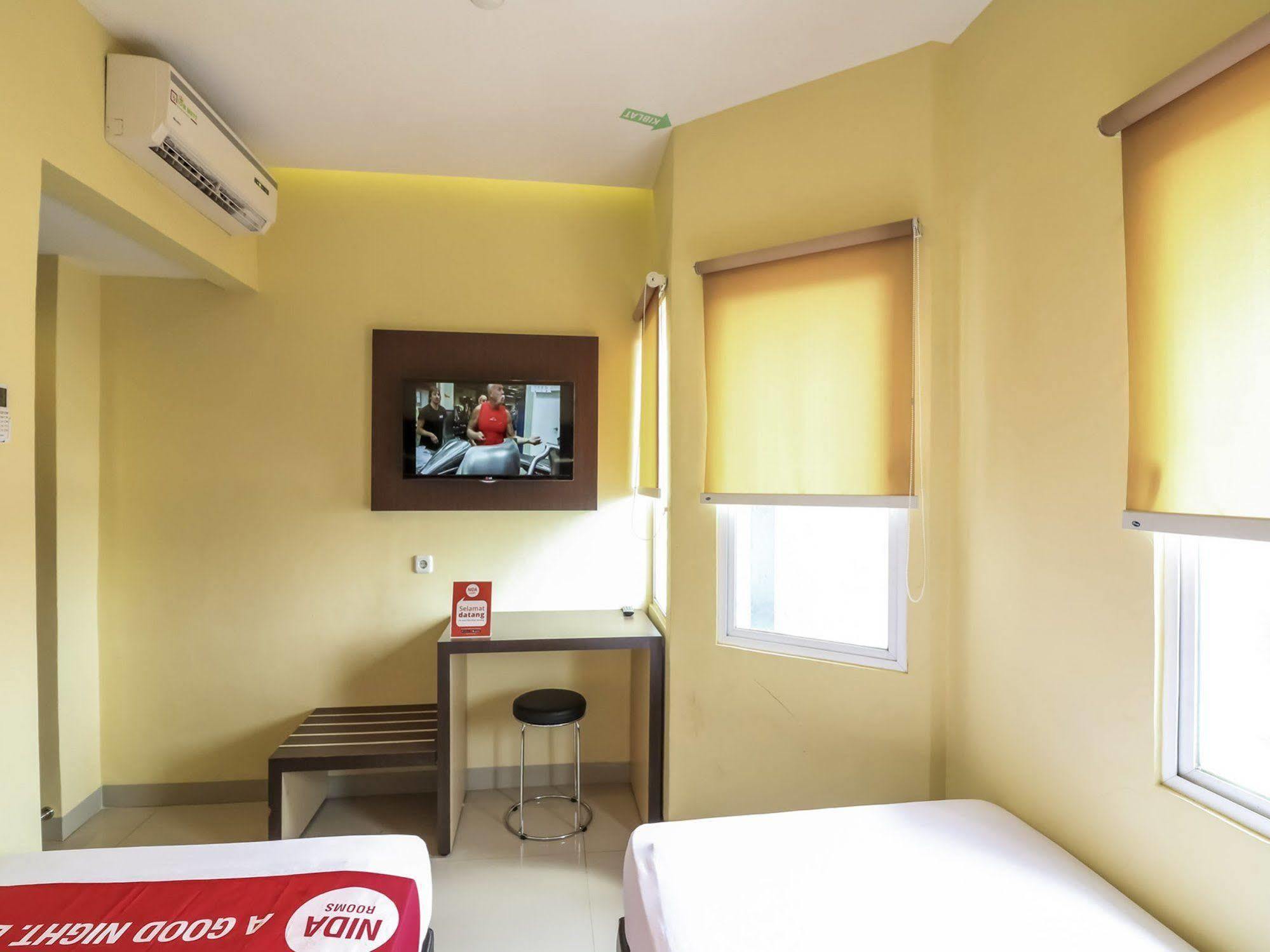 Nida Rooms Makassar Town Square Buitenkant foto