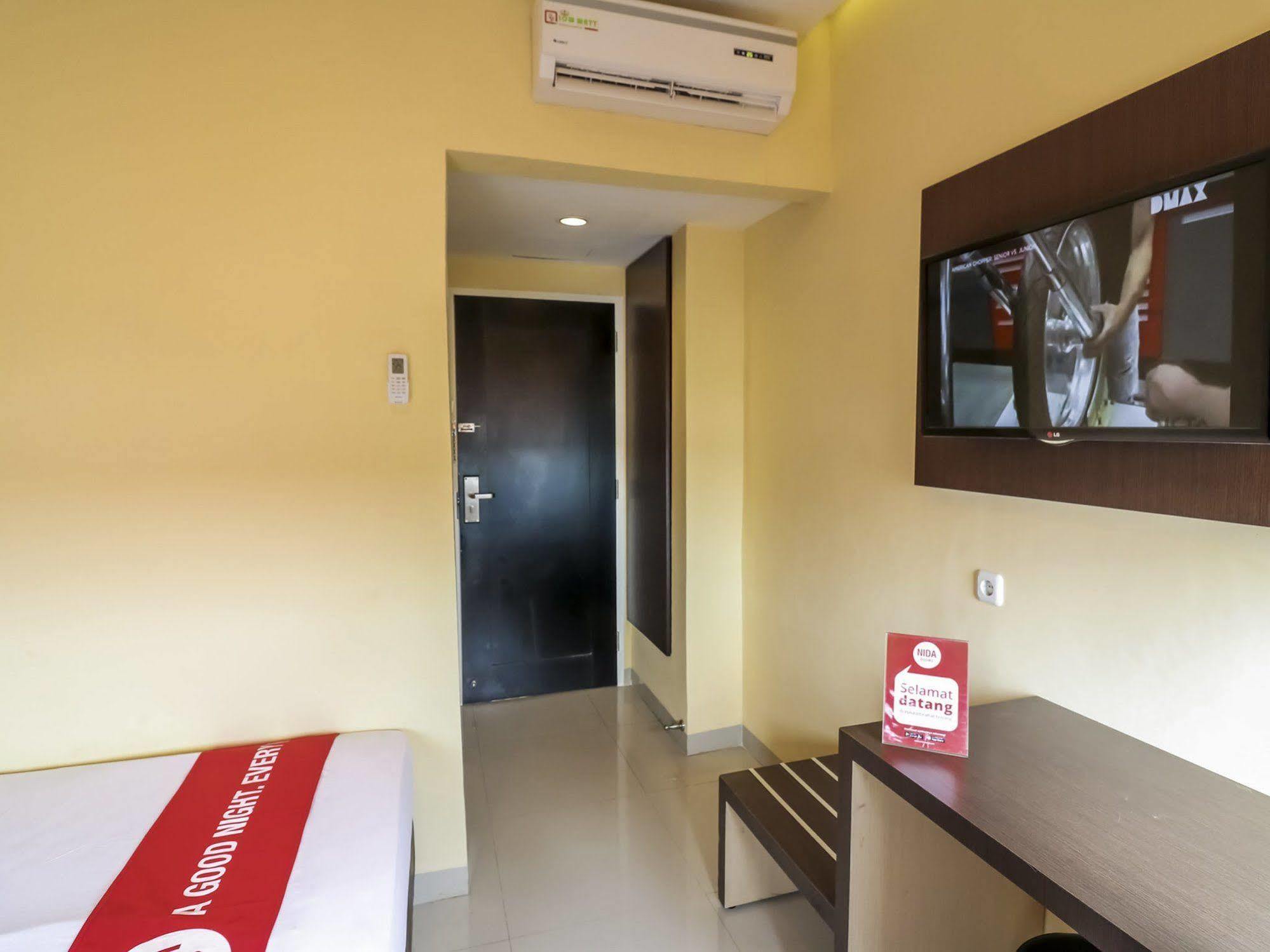 Nida Rooms Makassar Town Square Buitenkant foto