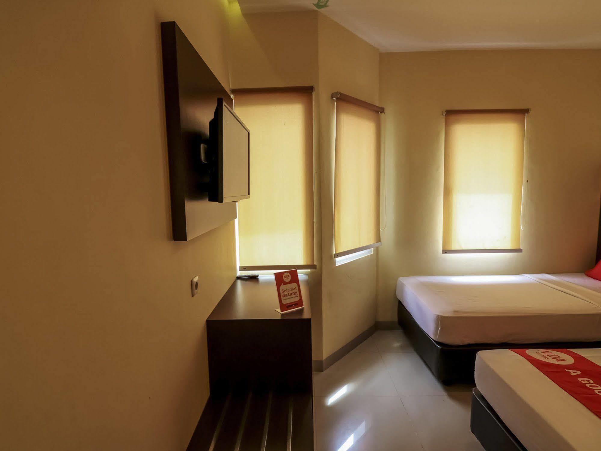 Nida Rooms Makassar Town Square Buitenkant foto